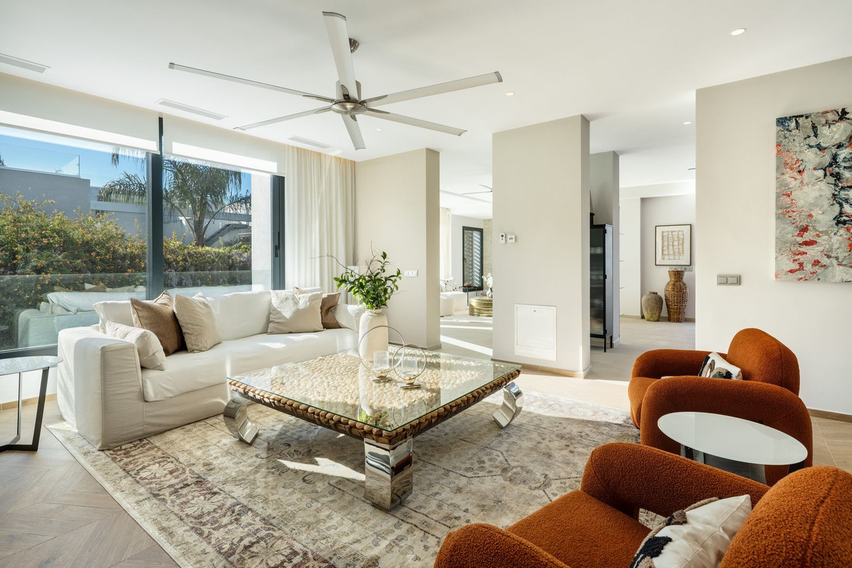 Huis te koop in Nueva Andalucía | 5 slaapkamers H5408068