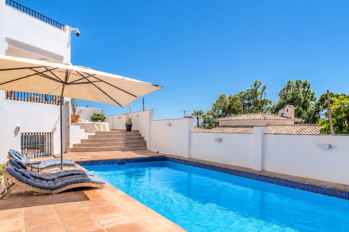 Huis te koop in Nueva Andalucía | 4 slaapkamers H5417878