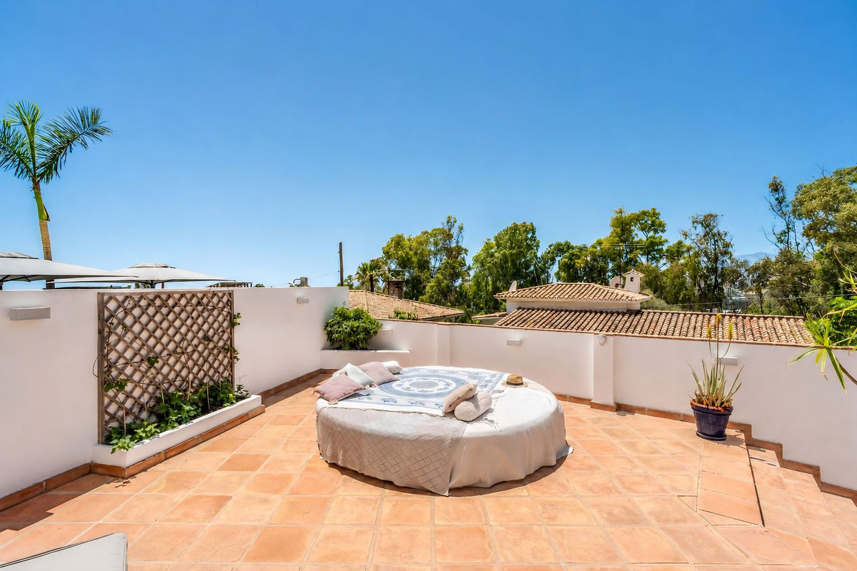 Huis te koop in Nueva Andalucía | 4 slaapkamers H5417878