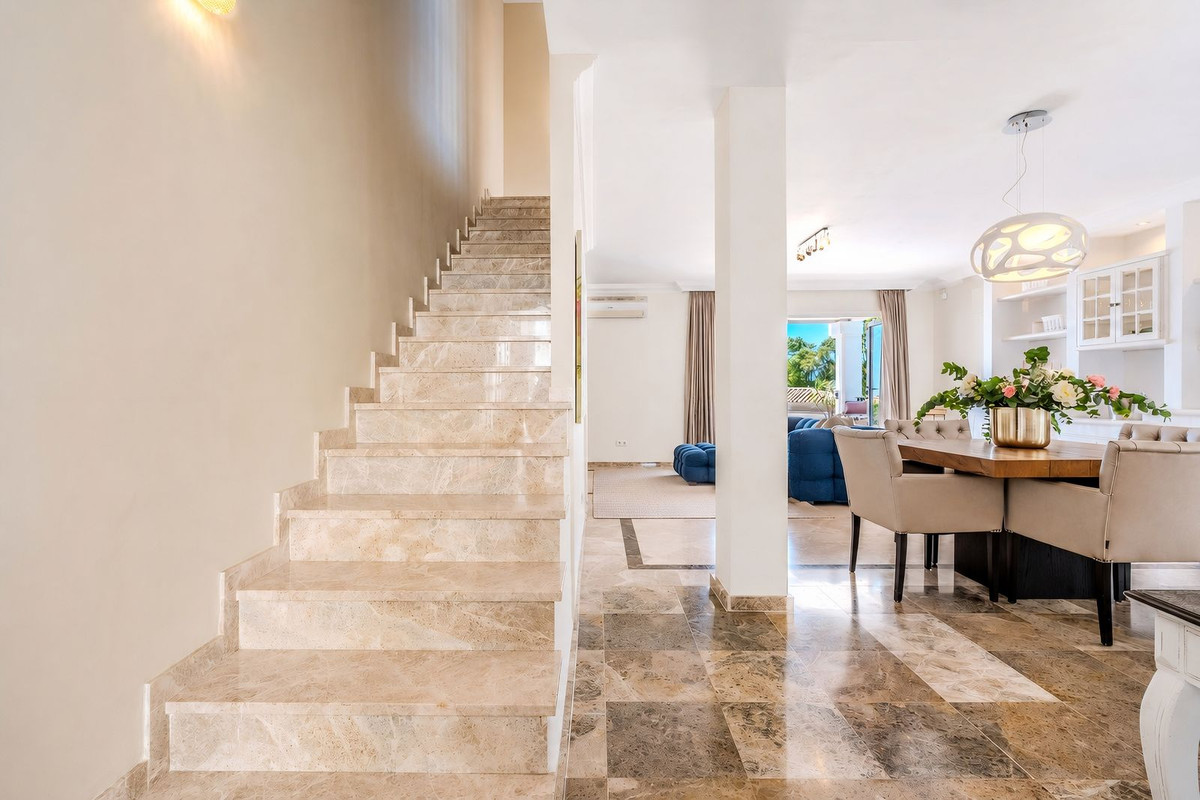 Huis te koop in Nueva Andalucía | 4 slaapkamers H5417878