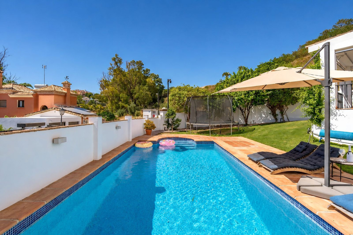 Huis te koop in Nueva Andalucía | 4 slaapkamers H5417878