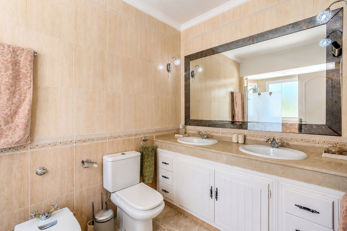 Huis te koop in Nueva Andalucía | 4 slaapkamers H5417878