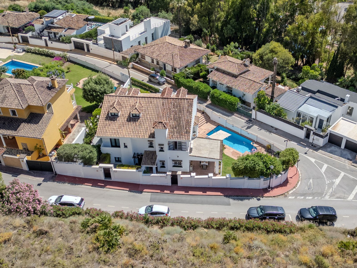 Huis te koop in Nueva Andalucía | 4 slaapkamers H5417878