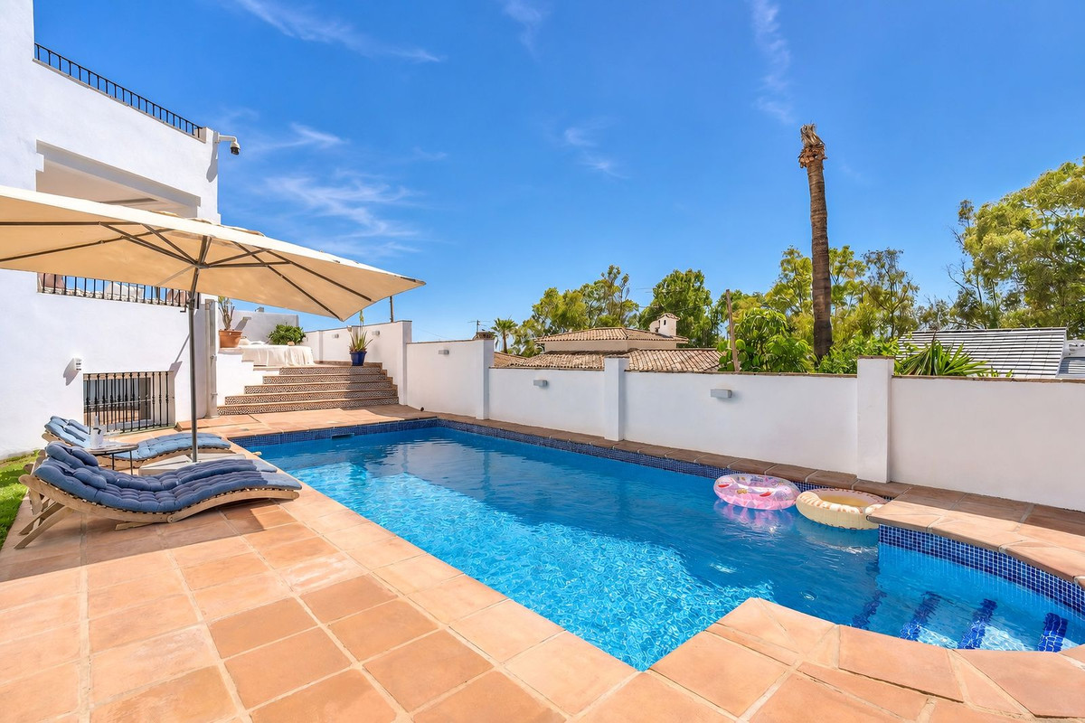Huis te koop in Nueva Andalucía | 4 slaapkamers H5417878