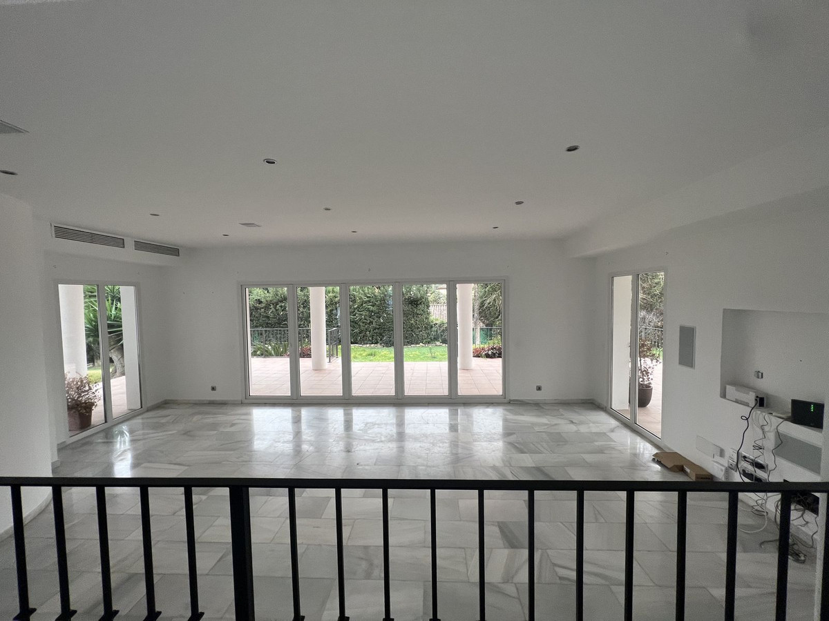 Grond te koop in Nueva Andalucía | 5 slaapkamers H5420143