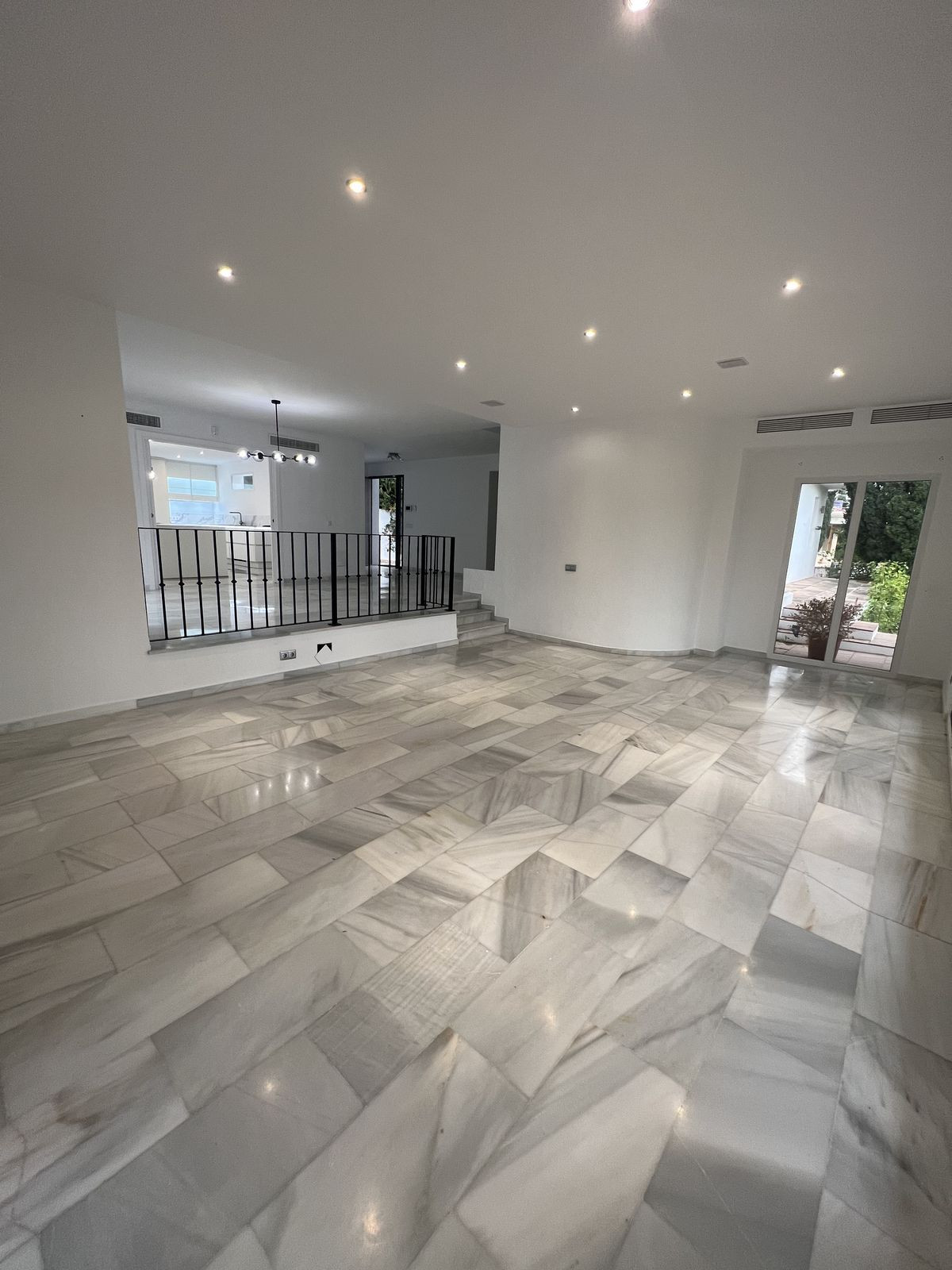 Grond te koop in Nueva Andalucía | 5 slaapkamers H5420143