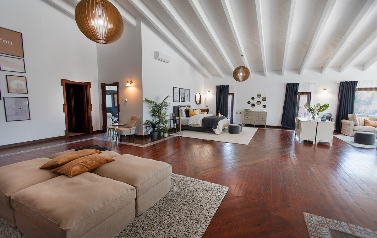 Huis te koop in Nueva Andalucía | 10 slaapkamers H5420308