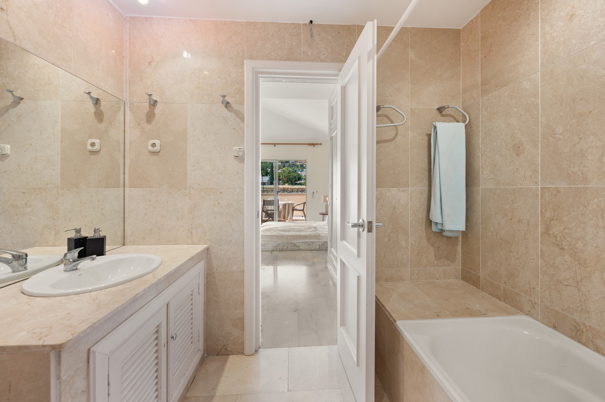 Appartement te koop in Nueva Andalucía | 3 slaapkamers H5420404