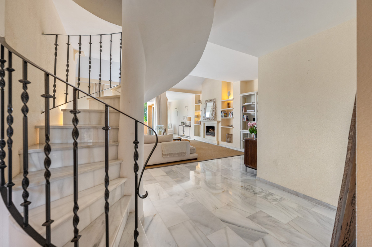Appartement te koop in Nueva Andalucía | 3 slaapkamers H5420404