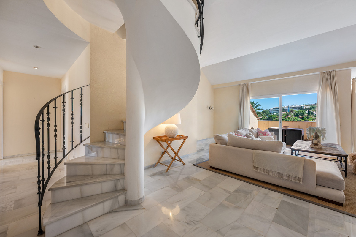 Appartement te koop in Nueva Andalucía | 3 slaapkamers H5420404