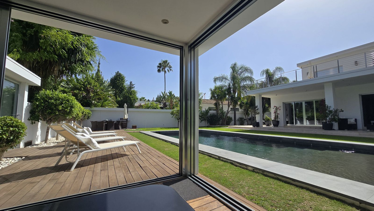 Huis te koop in Nueva Andalucía | 5 slaapkamers H5421925