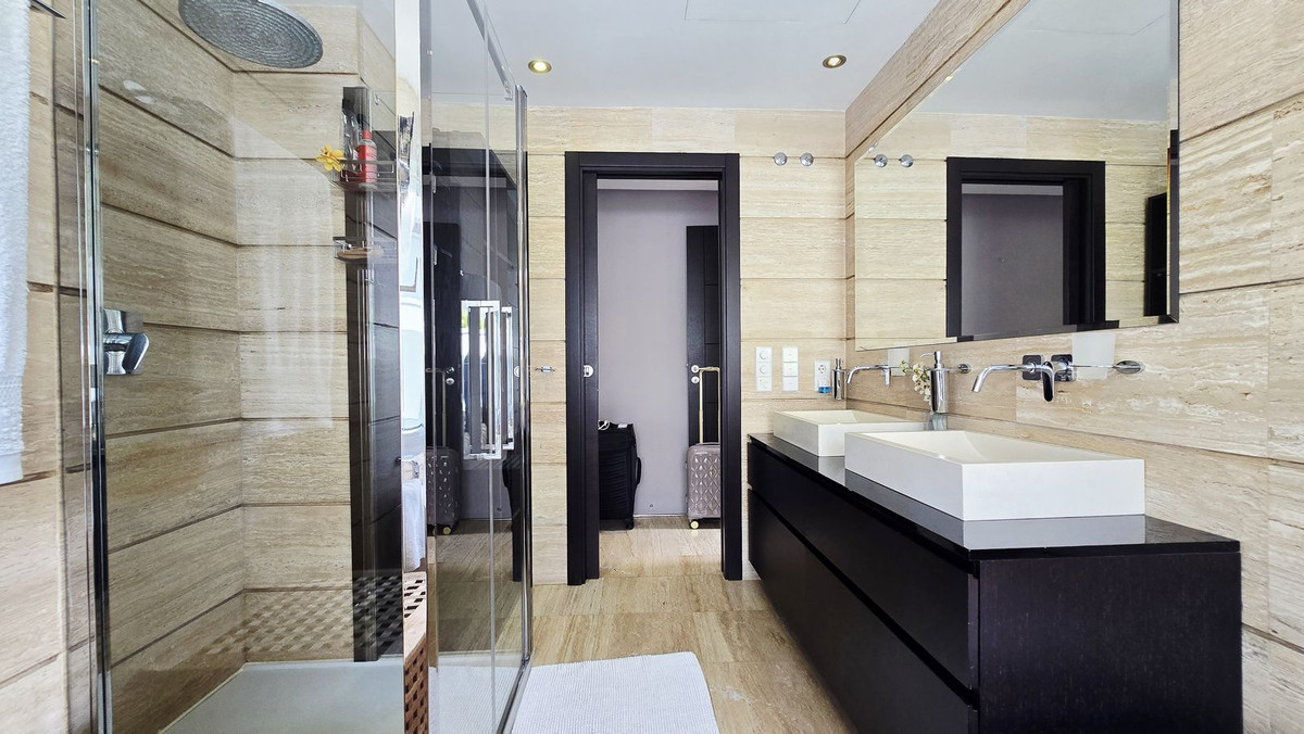 Huis te koop in Nueva Andalucía | 5 slaapkamers H5421925