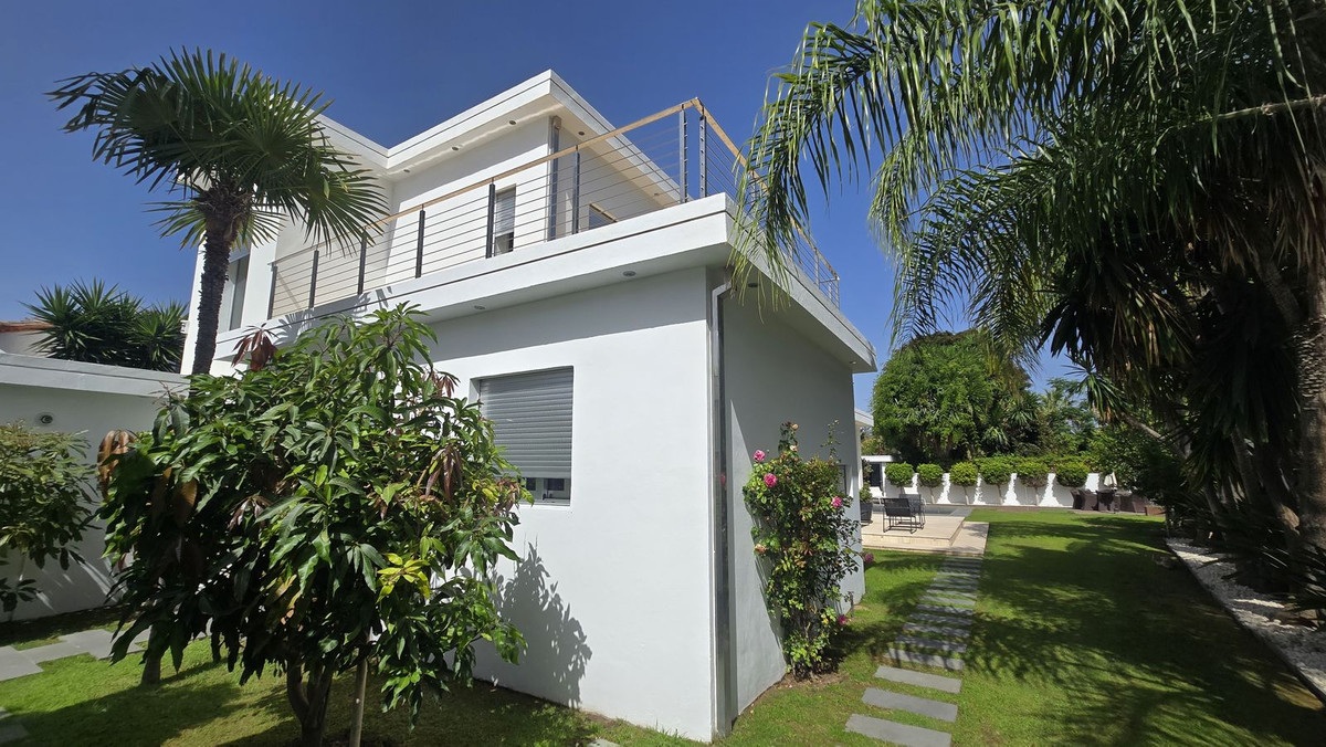 Huis te koop in Nueva Andalucía | 5 slaapkamers H5421925