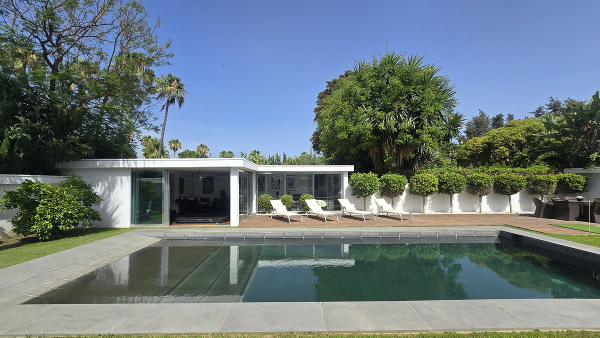 Huis te koop in Nueva Andalucía | 5 slaapkamers H5421925