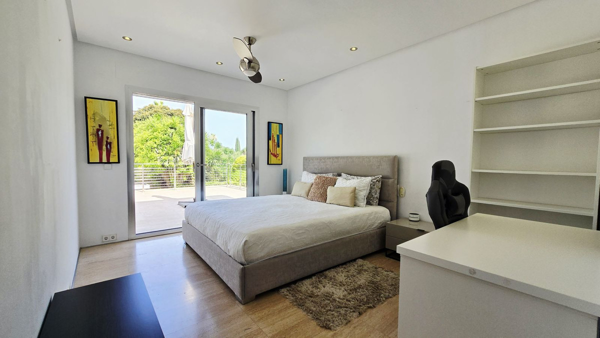 Huis te koop in Nueva Andalucía | 5 slaapkamers H5421925