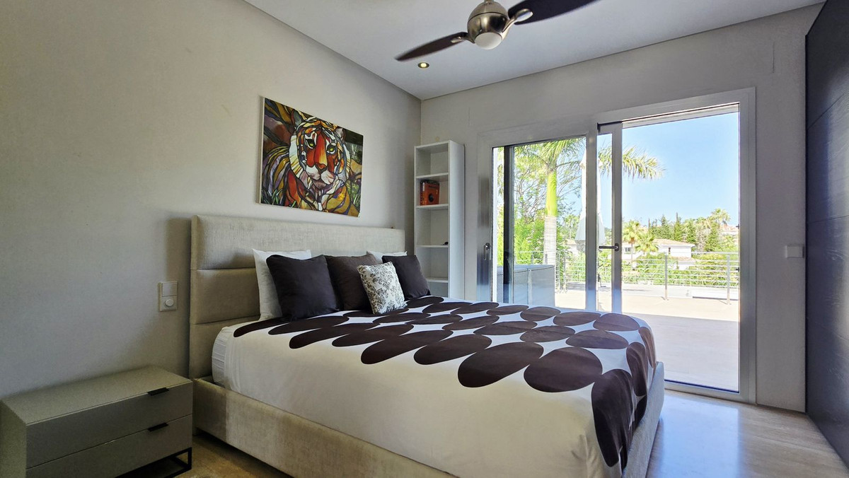 Huis te koop in Nueva Andalucía | 5 slaapkamers H5421925