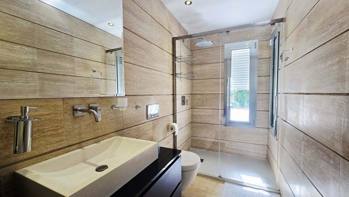 Huis te koop in Nueva Andalucía | 5 slaapkamers H5421925