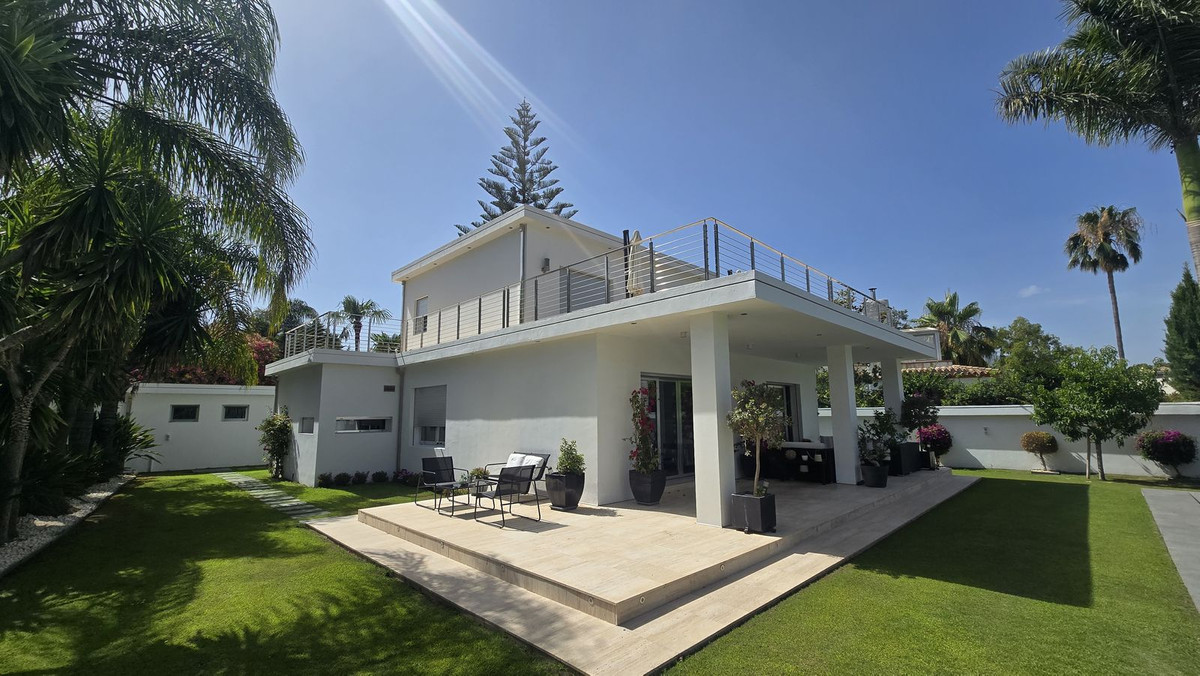 Huis te koop in Nueva Andalucía | 5 slaapkamers H5421925