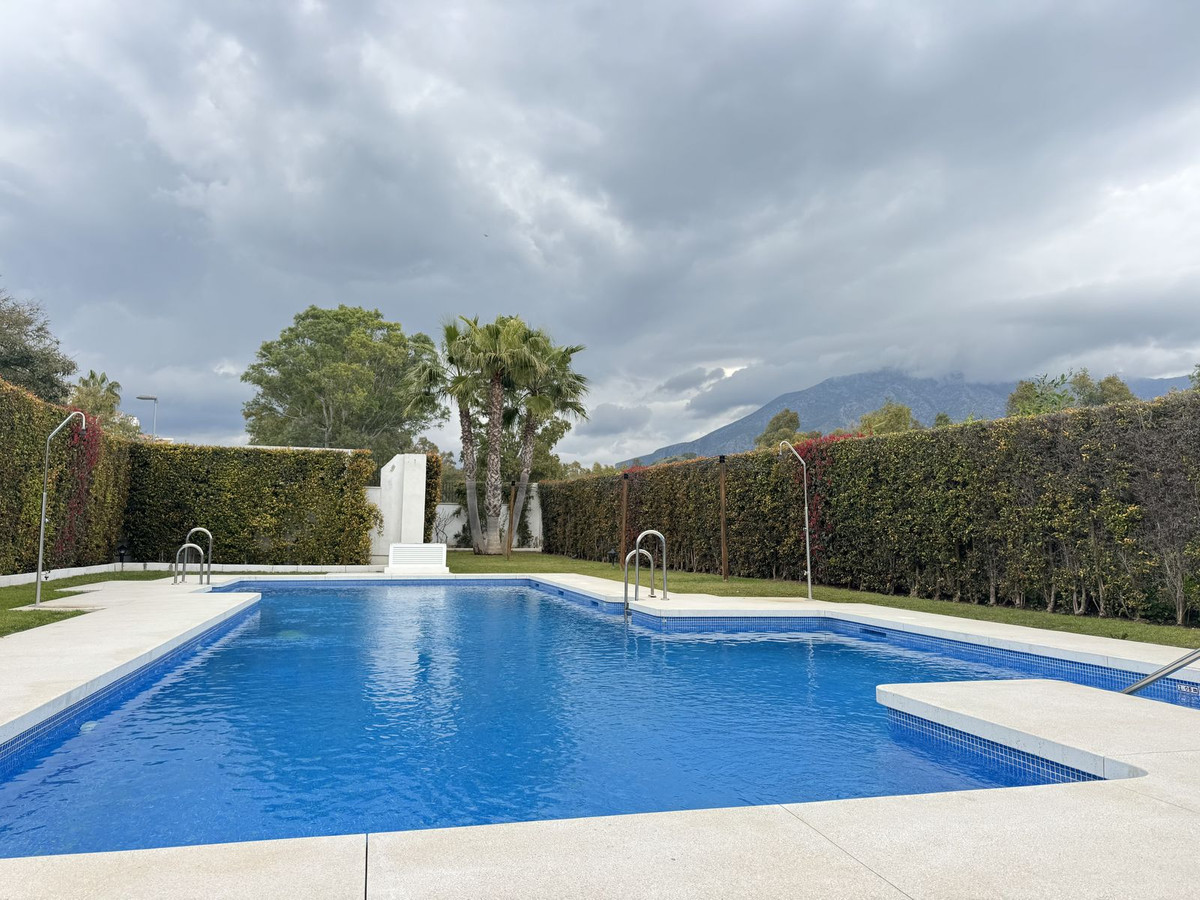 Appartement te koop in Nueva Andalucía | 2 slaapkamers H5422447