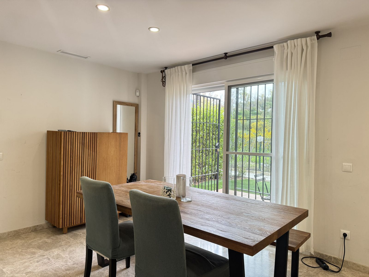 Appartement te koop in Nueva Andalucía | 2 slaapkamers H5422447