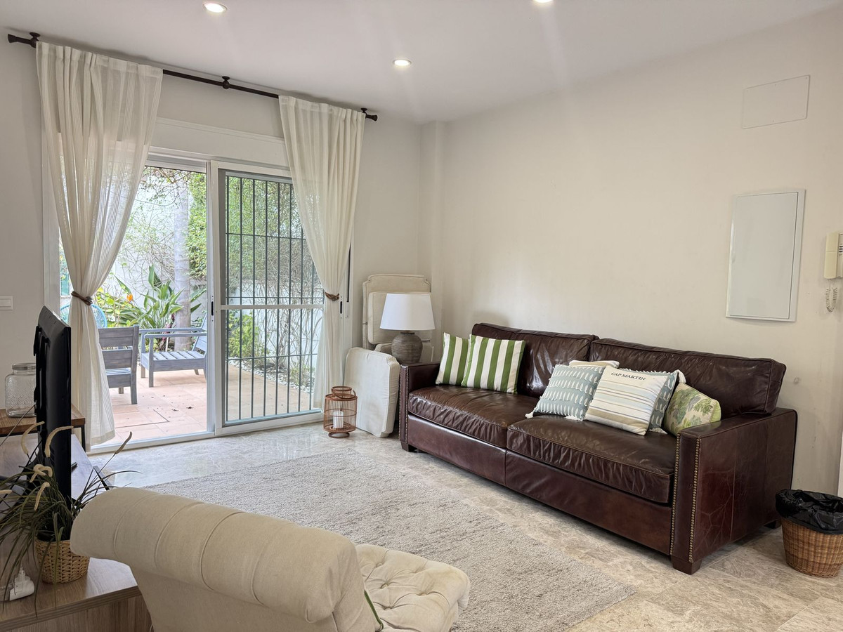 Appartement te koop in Nueva Andalucía | 2 slaapkamers H5422447