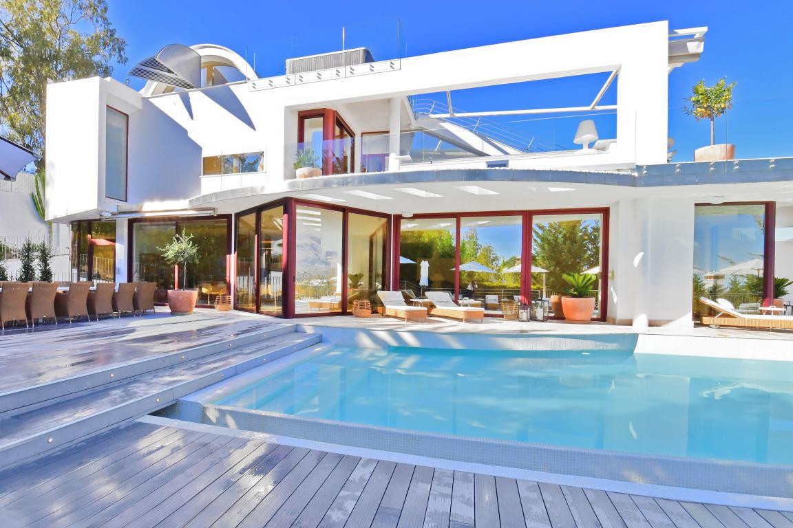 Huis te koop in Nueva Andalucía | 7 slaapkamers H5428045