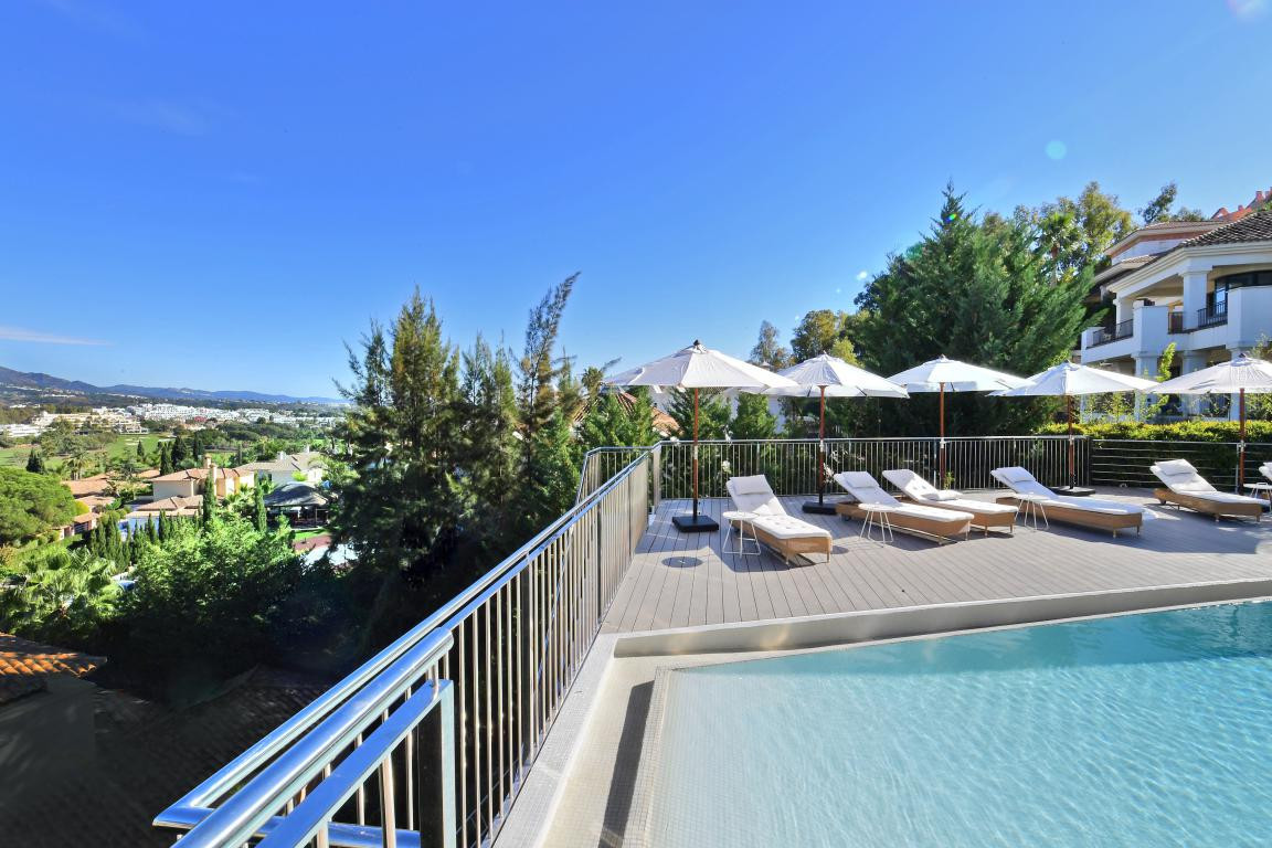 Huis te koop in Nueva Andalucía | 7 slaapkamers H5428045