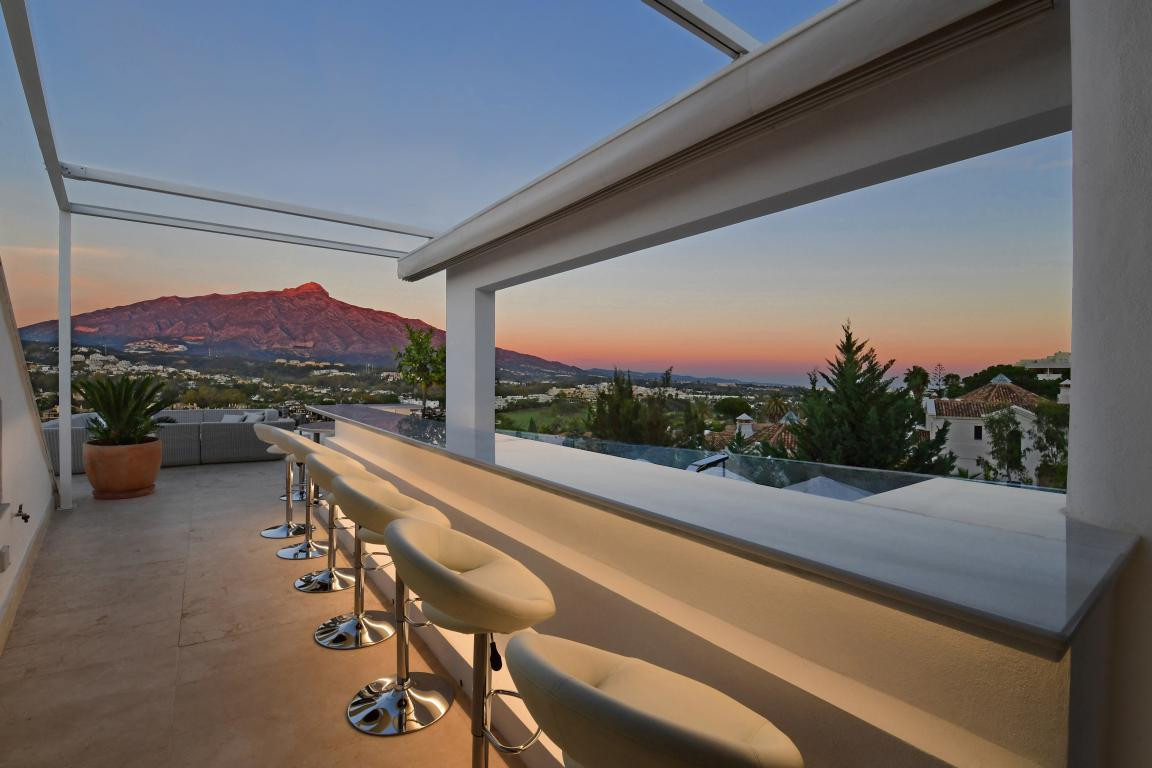 Huis te koop in Nueva Andalucía | 7 slaapkamers H5428045