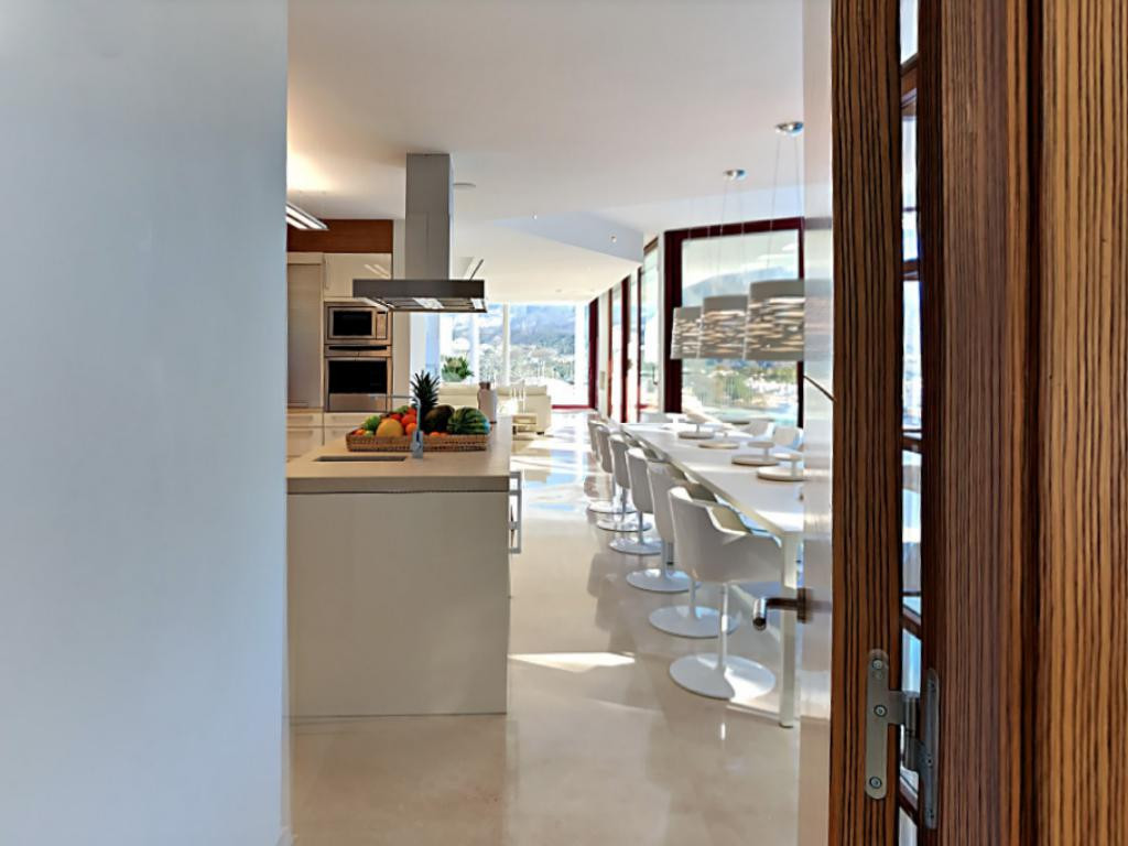 Huis te koop in Nueva Andalucía | 7 slaapkamers H5428045