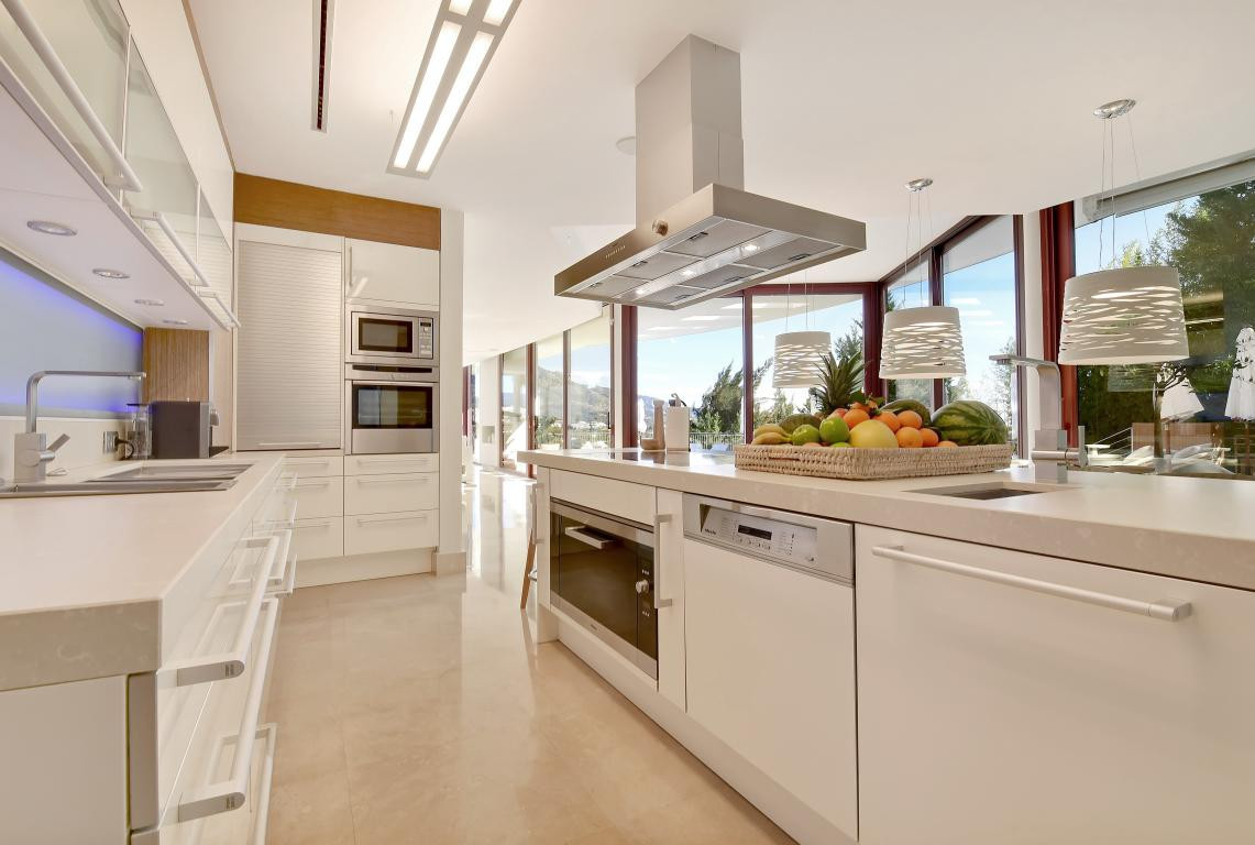 Huis te koop in Nueva Andalucía | 7 slaapkamers H5428045