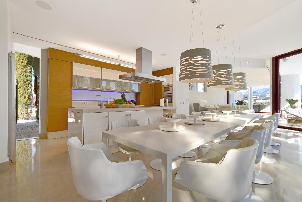 Huis te koop in Nueva Andalucía | 7 slaapkamers H5428045