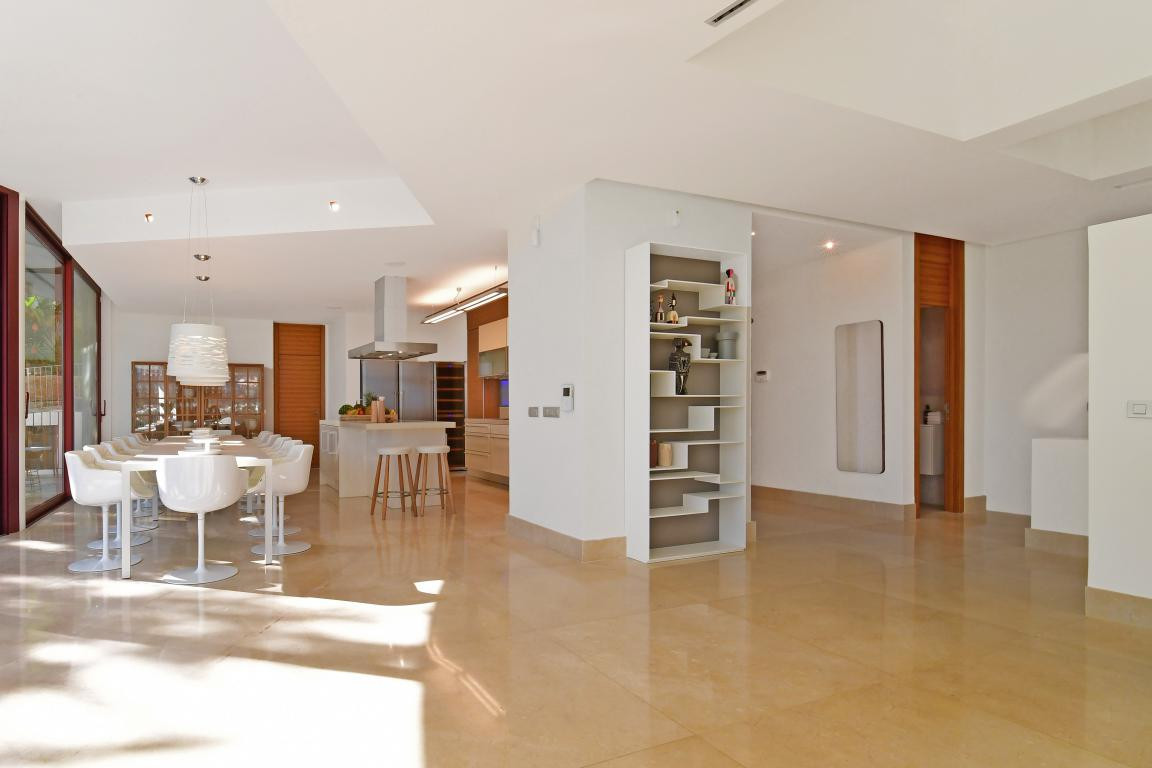 Huis te koop in Nueva Andalucía | 7 slaapkamers H5428045