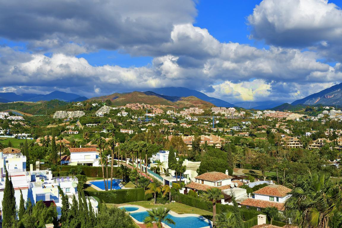 Huis te koop in Nueva Andalucía | 7 slaapkamers H5428045