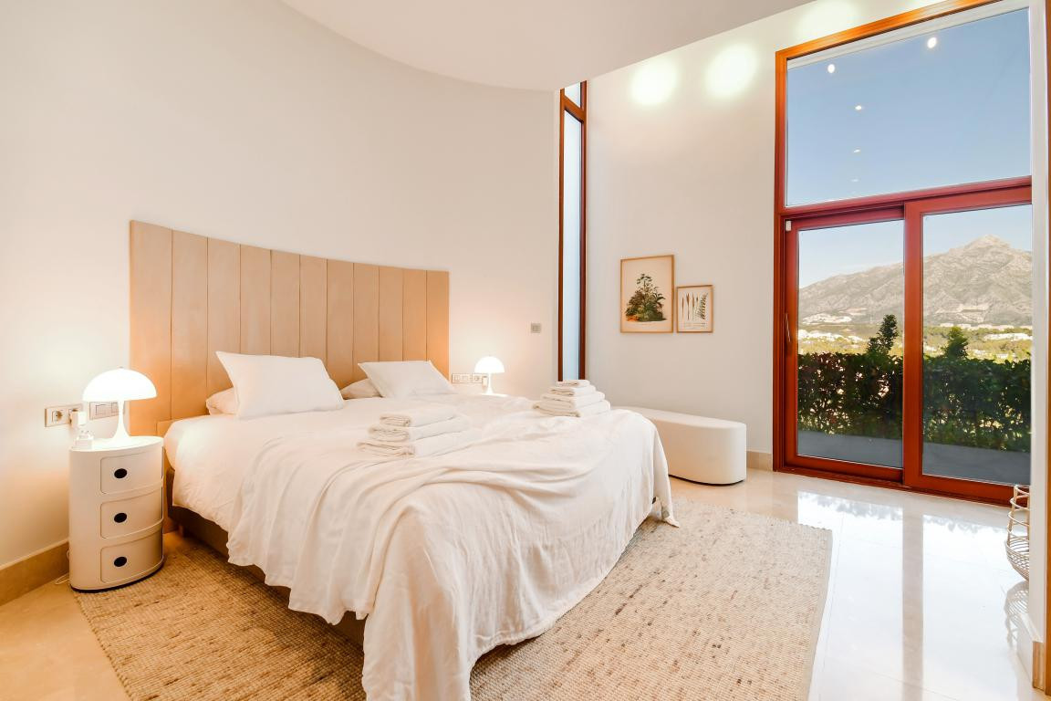 Huis te koop in Nueva Andalucía | 7 slaapkamers H5428045