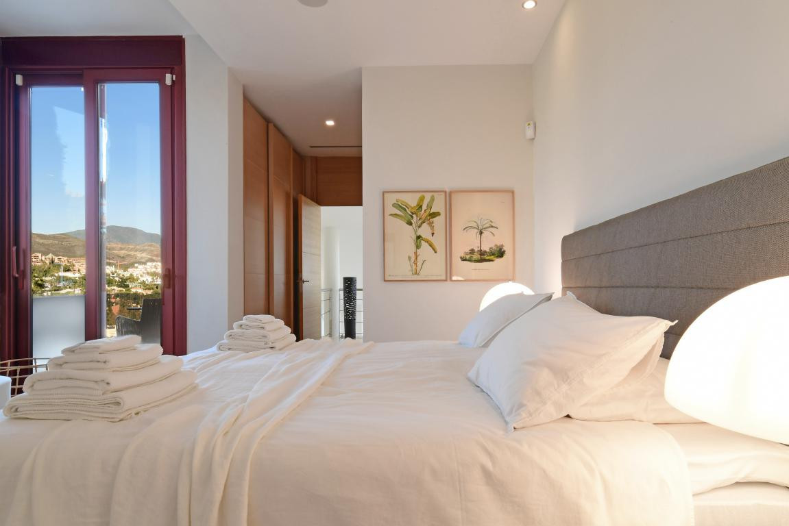 Huis te koop in Nueva Andalucía | 7 slaapkamers H5428045