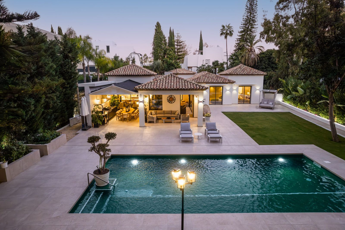 Huis te koop in Nueva Andalucía | 5 slaapkamers H5429473