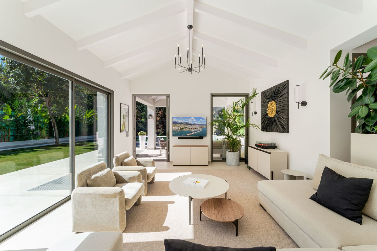 Huis te koop in Nueva Andalucía | 5 slaapkamers H5429473