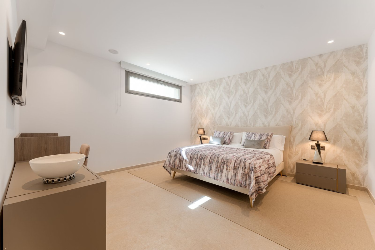 Huis te koop in Nueva Andalucía | 5 slaapkamers H5429473