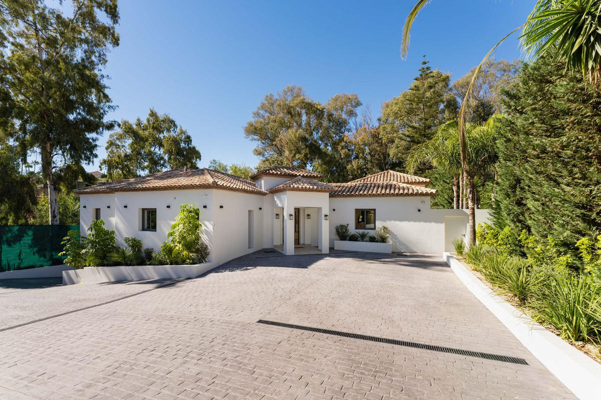 Huis te koop in Nueva Andalucía | 5 slaapkamers H5429473