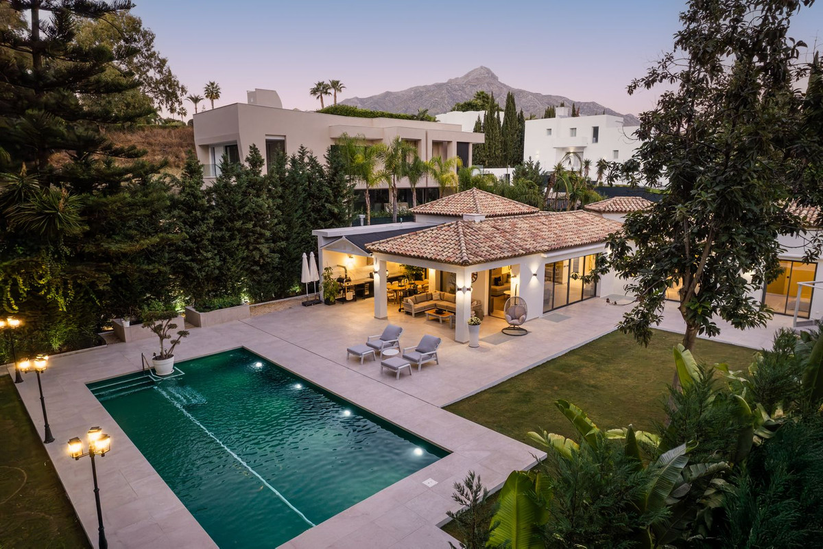 Huis te koop in Nueva Andalucía | 5 slaapkamers H5429473