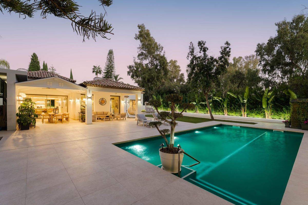 Huis te koop in Nueva Andalucía | 5 slaapkamers H5429473