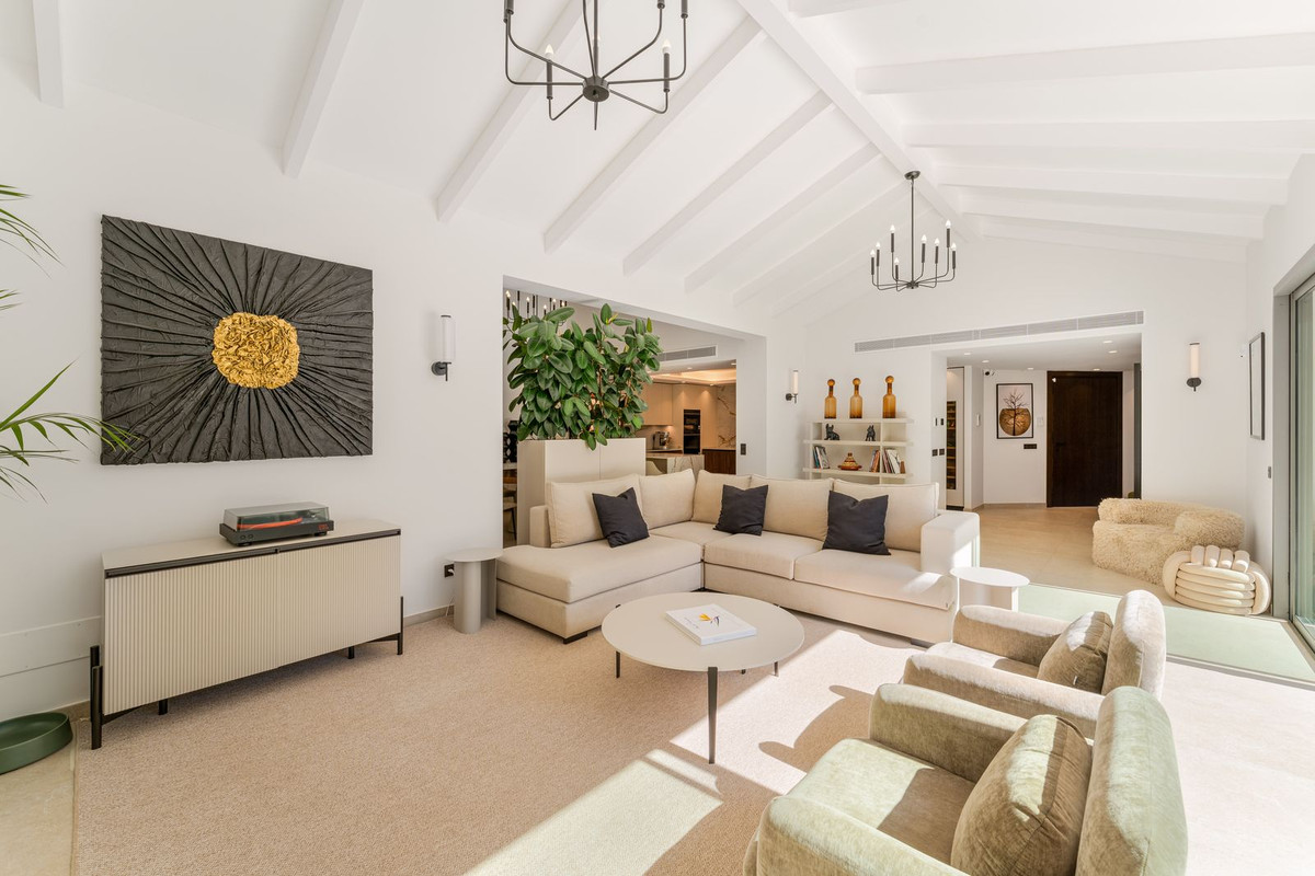 Huis te koop in Nueva Andalucía | 5 slaapkamers H5429473