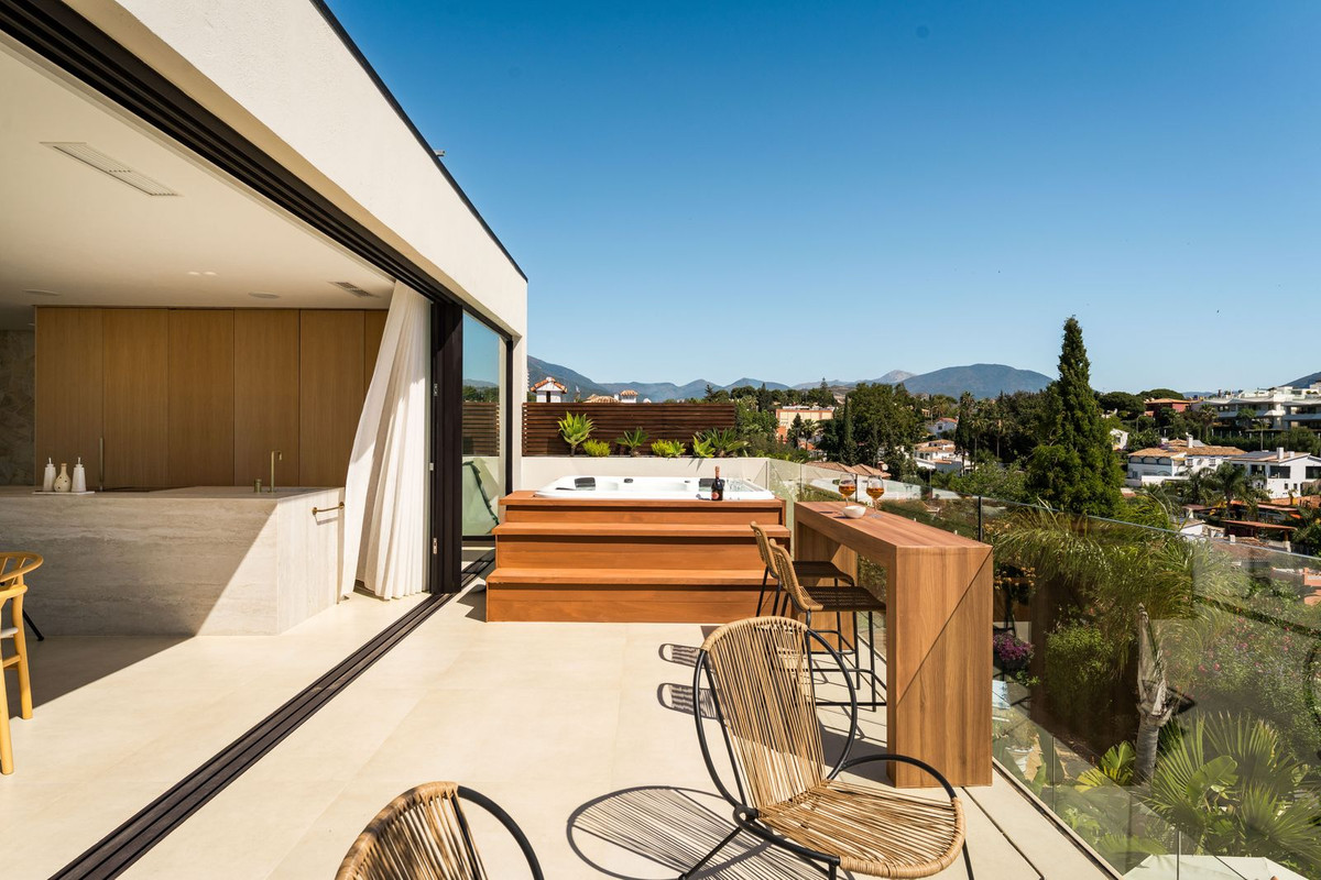Huis te koop in Nueva Andalucía | 5 slaapkamers H5430487