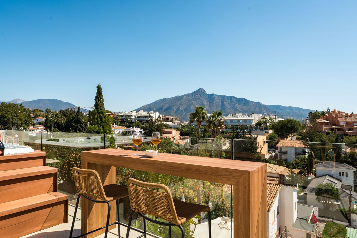 Huis te koop in Nueva Andalucía | 5 slaapkamers H5430487