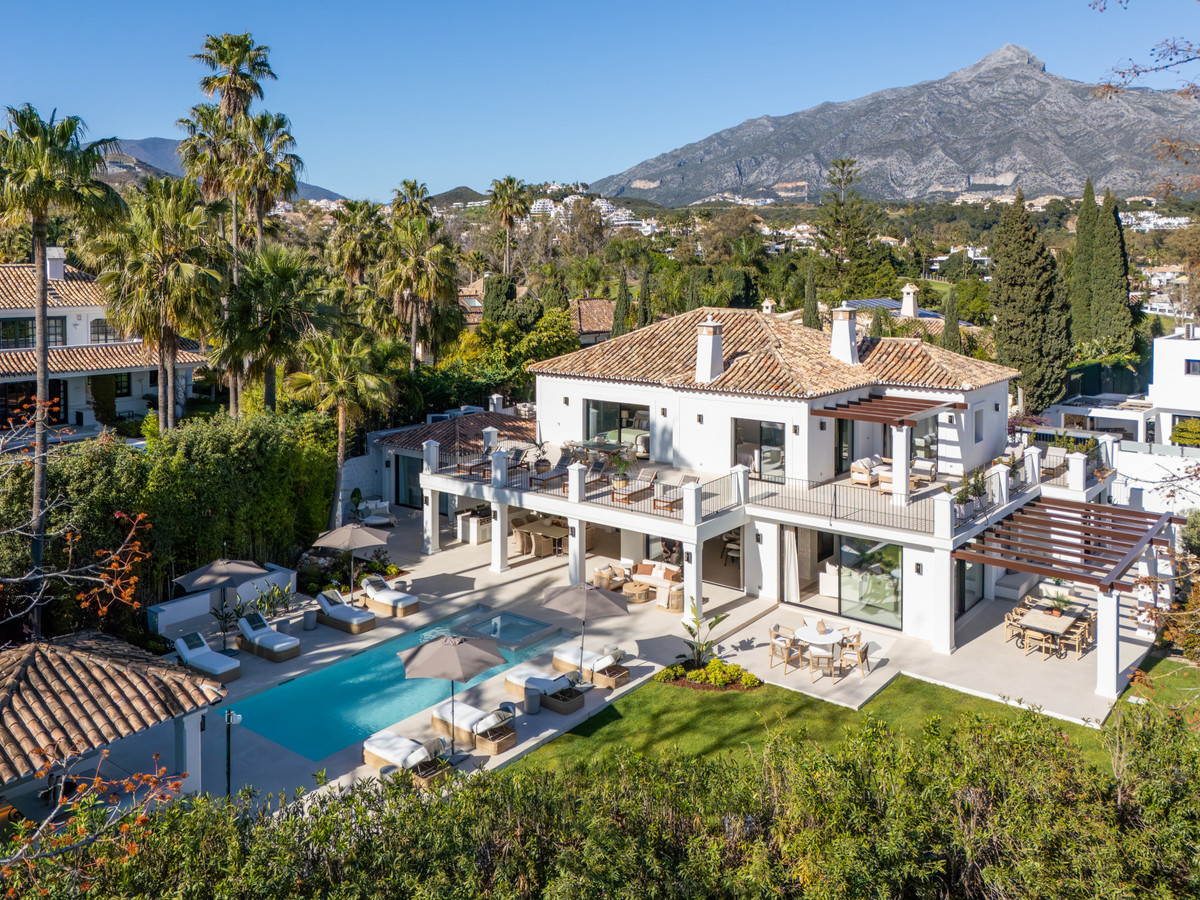 Huis te koop in Nueva Andalucía | 5 slaapkamers H5430715