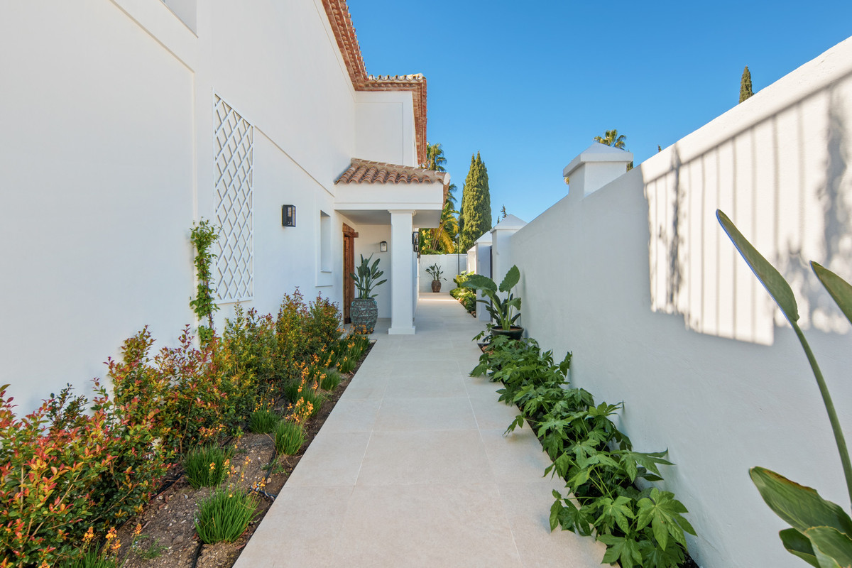 Huis te koop in Nueva Andalucía | 5 slaapkamers H5430715