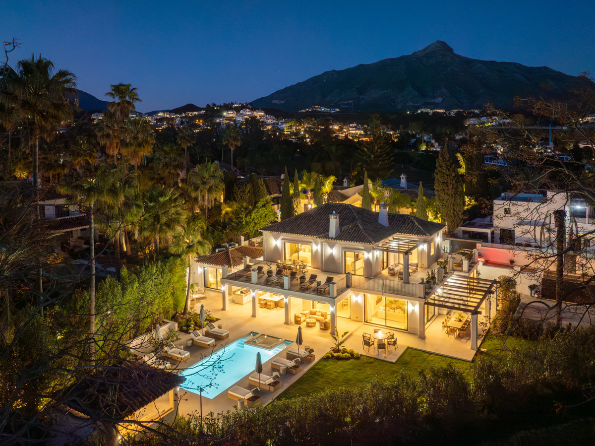 Huis te koop in Nueva Andalucía | 5 slaapkamers H5430715
