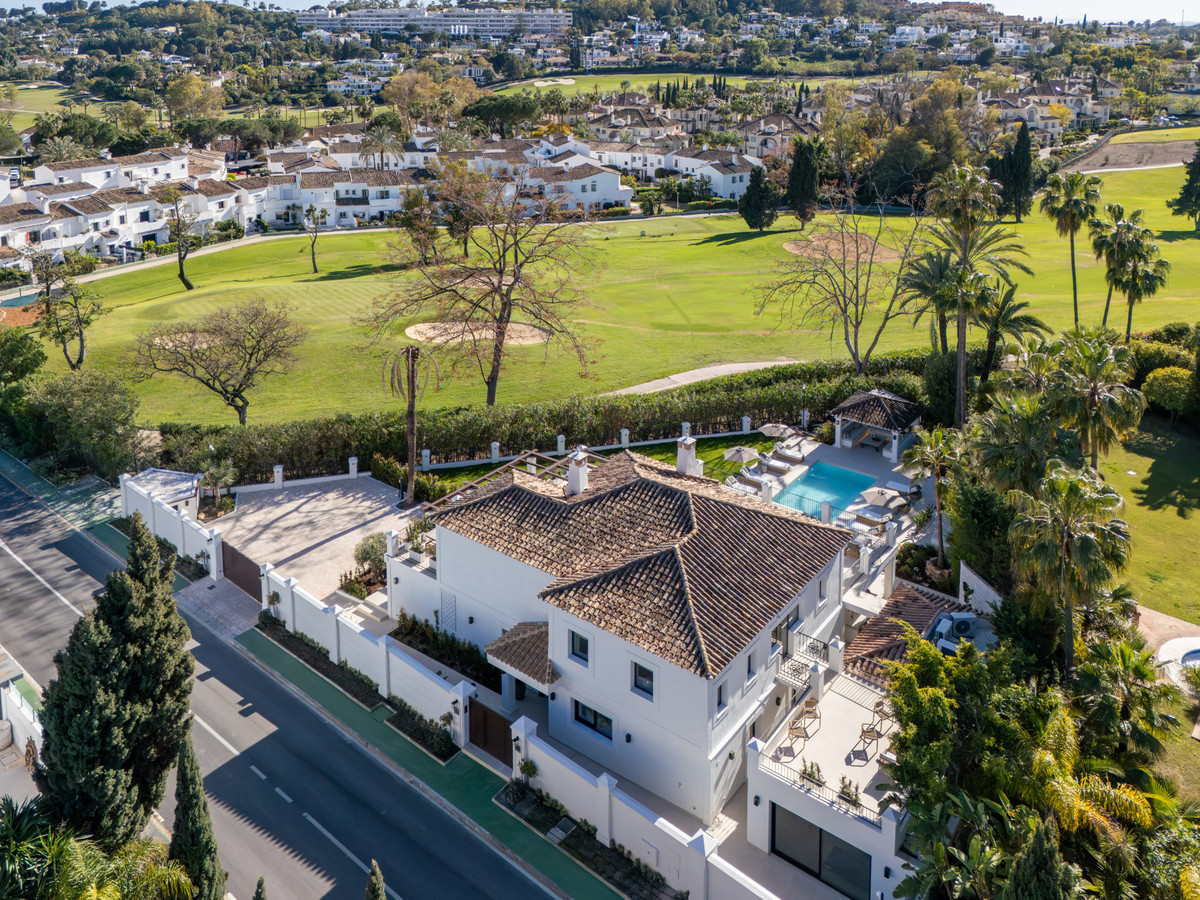 Huis te koop in Nueva Andalucía | 5 slaapkamers H5430715