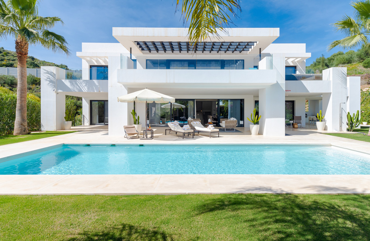 Huis te koop in Nueva Andalucía | 6 slaapkamers H5430757