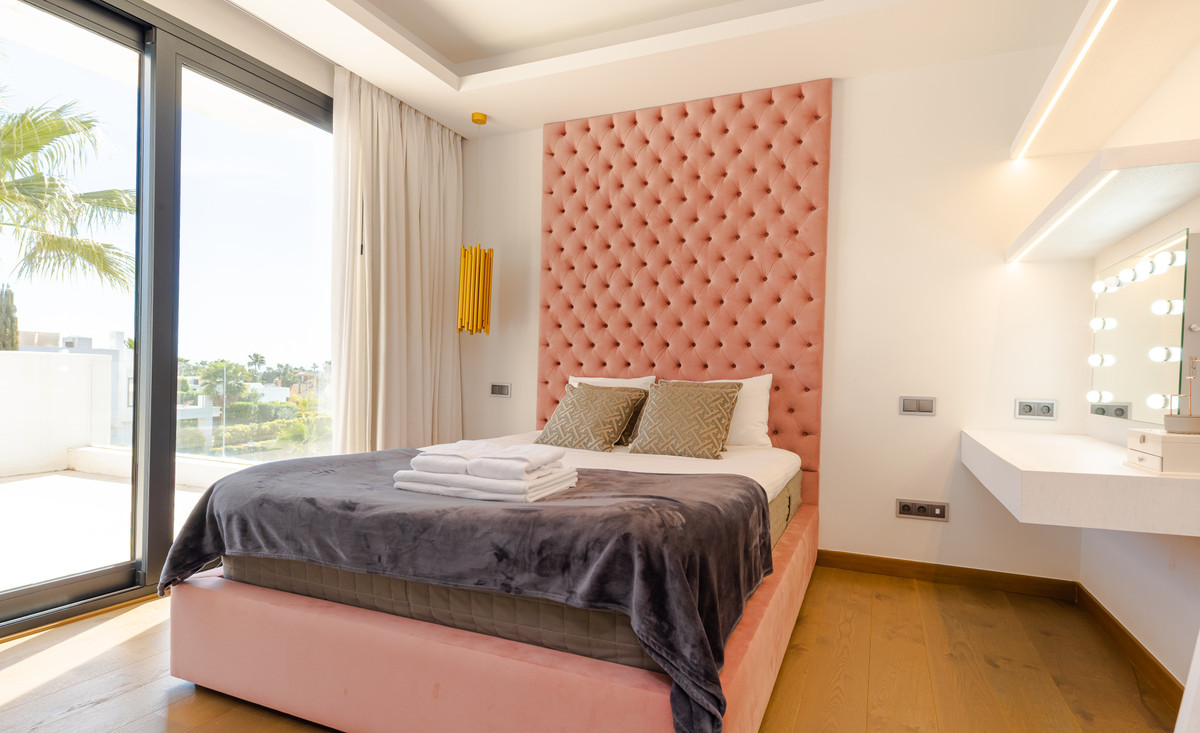 Huis te koop in Nueva Andalucía | 6 slaapkamers H5430757